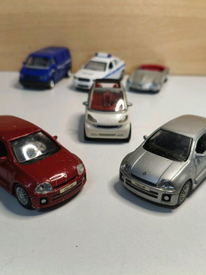 Collectible toy cars used, pack of 9, Maisto included