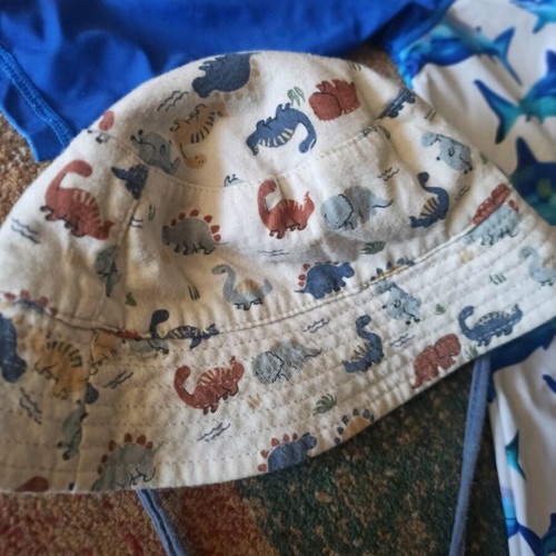 Baby swimsuit like new with sun protection and free hat