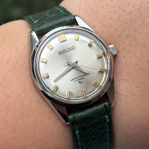 Seiko SportsMan Winding Watch 1966 like new, green and silver