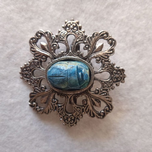 Vintage brooch with turquoise stone