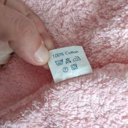 Hair towel pink like new with elastic band