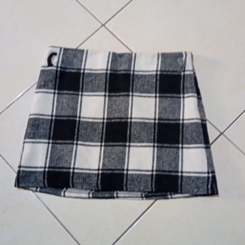 Mini wool winter skirt size M like new