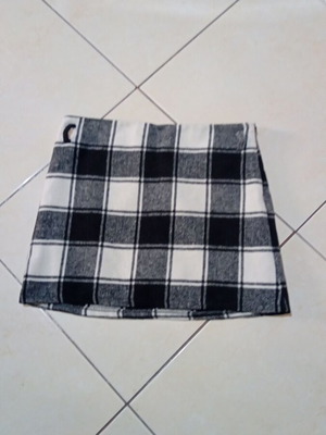 Mini wool winter skirt size M like new