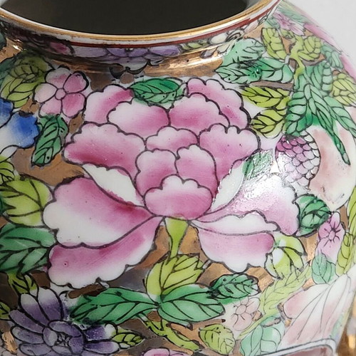 Large Chinese Famille Rose porcelain vase with wooden base, Republic period