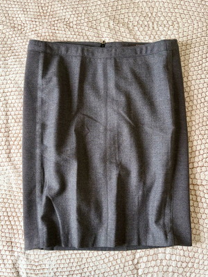 Seventy Grey Skirt Like New XXL