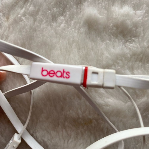 Beats urBeats wired white headphones like new