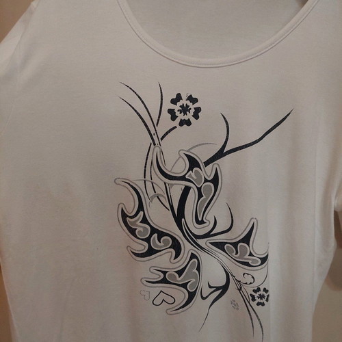 Mandis white blouse with sleeves size L like new