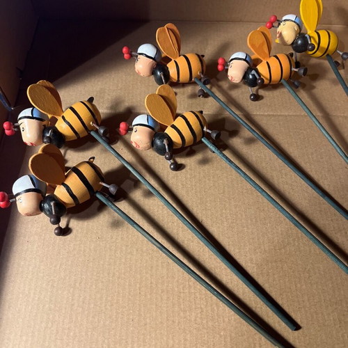 Wooden handmade old bees, set of 6 pieces