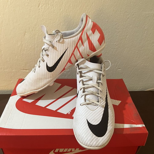 Nike Mercurial football boots size 43, white black red