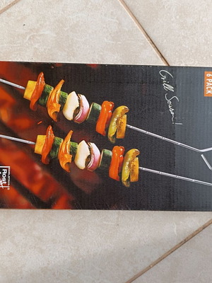 Skewer set new, 6 small and 6 with stand for grilling
