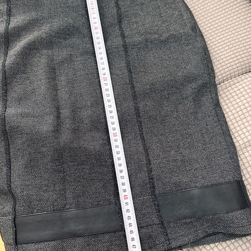 Gray textured skirt like new, size 52