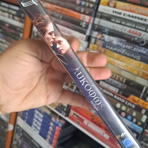 Twilight DVD used, social drama fantasy with subtitles