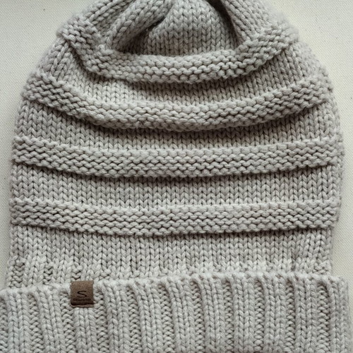 Stamion knitted hat used, ecru acrylic, one size