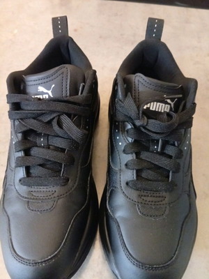 Puma black athletic shoes size 40.5 new