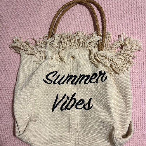 Summer bag with magnetic clasp like new, beige shoulder style