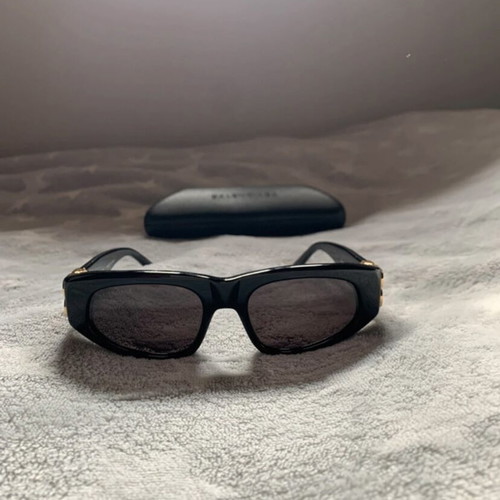 Balenciaga sunglasses like new