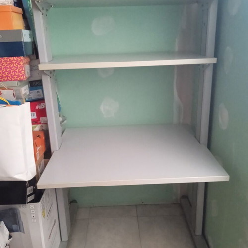Dromeas computer desk like new with cable management
