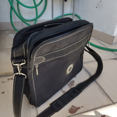 Briefcase bag like new, black