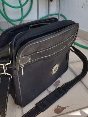 Briefcase bag like new, black