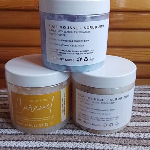 Body wash and scrub set like new with fresh, caramel, cappuccino scents