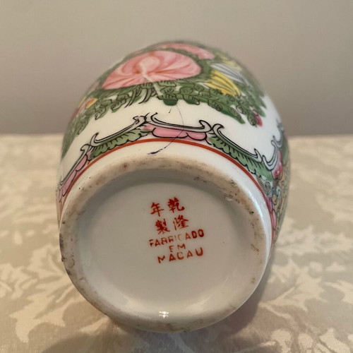 Macau vintage porcelain vase new 22x10 cm