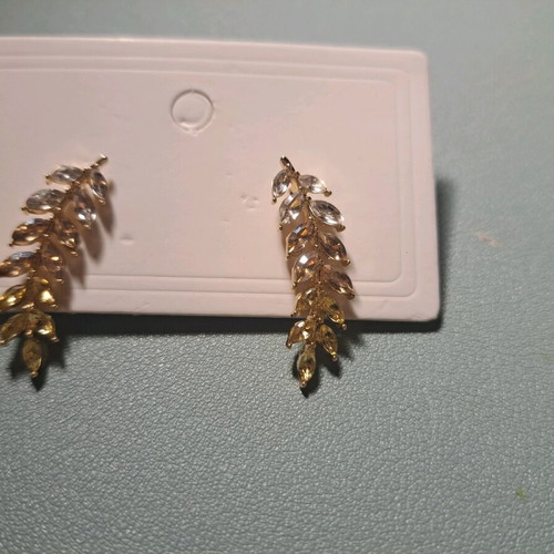 Earrings new, gold-colored
