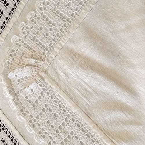 Large tablecloth with handmade cross lace, cotton, like new, white