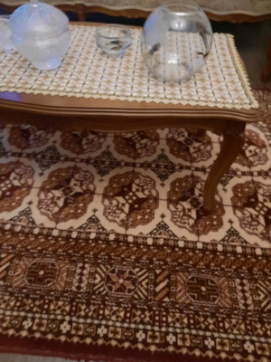 Coffee table with two small tables like new, solid wood