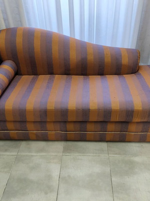 Recliner like new, Italian design, special construction