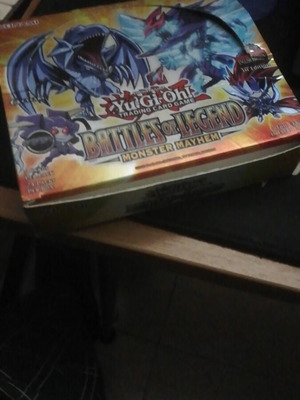 Yu-Gi-Oh booster box empty, like new, Battles of Legend Monster Mayhem