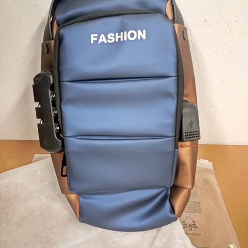 Man's chest bag