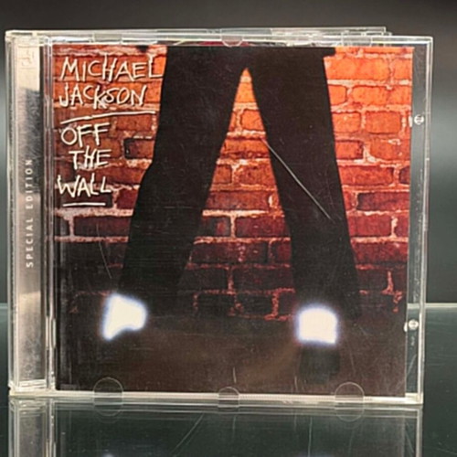 Michael Jackson Off The Wall special edition CD like new