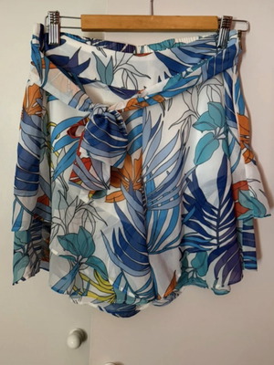 BSB printed shorts like new, muslin fabric, size L