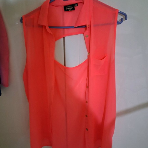 Shirt like new, orange sleeveless blouse