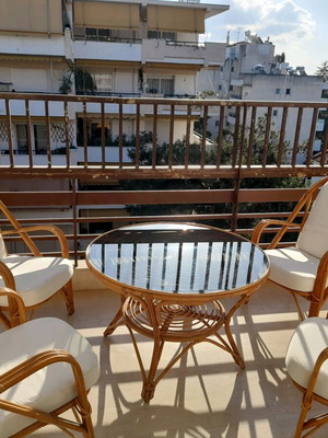 Σετ τραπεζαρίας από bamboo μεταχειρισμένο με 4 καρέκλες και μαξιλάρια