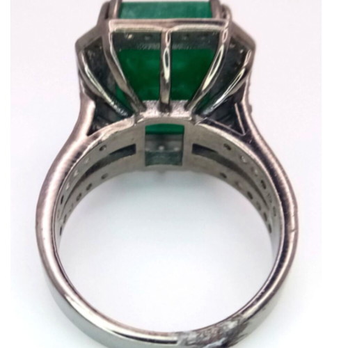 Victorian ring with 9ct emerald and 0.90ct diamonds used