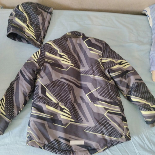 Boys' winter jacket with detachable hood, size 134-140 cm