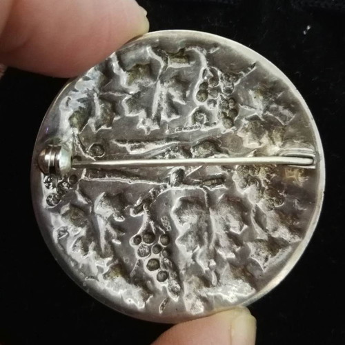 Silver brooch with bird and vine design new
