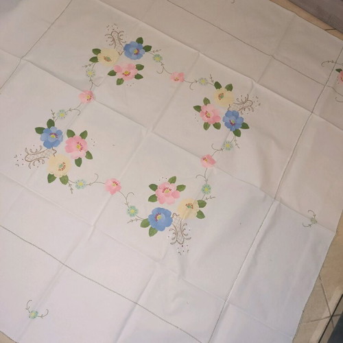 Tablecloth set with napkins new