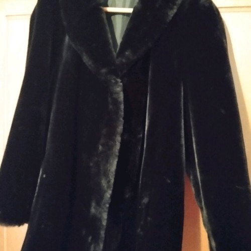 Vintage 90's plush faux fur coat size 46, like new