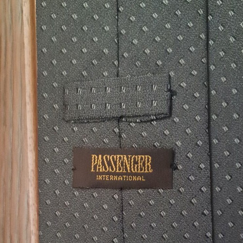 Gray tie like new condition
