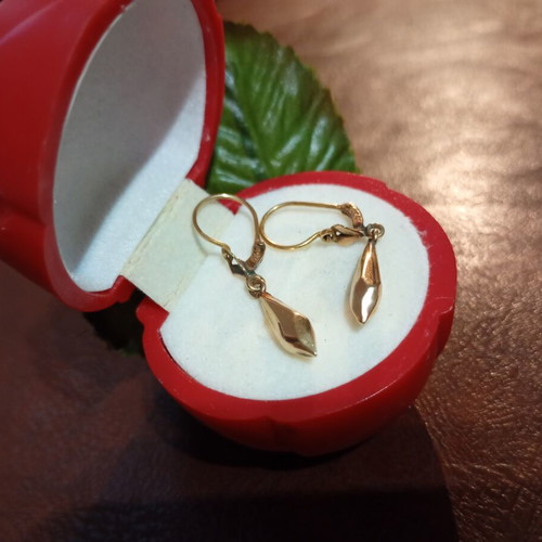Gold women's earrings 23 carat, like new
