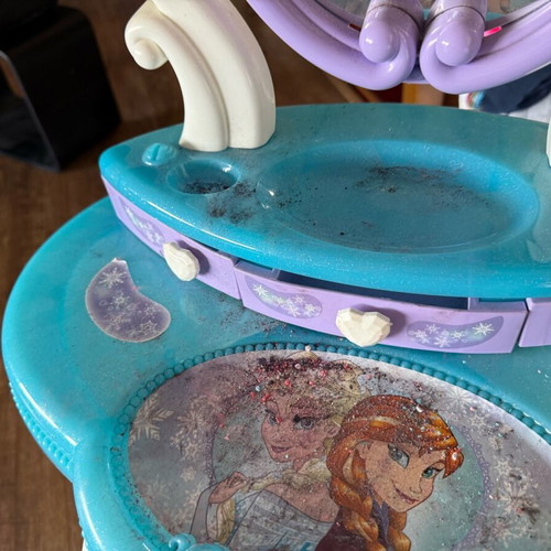 Frozen kids table used with mirror and drawers for cosmetics