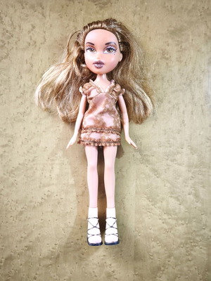 Bratz Yasmin collectible doll like new
