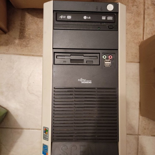 Fujitsu Siemens Scenic P300 retro gaming PC with Windows XP