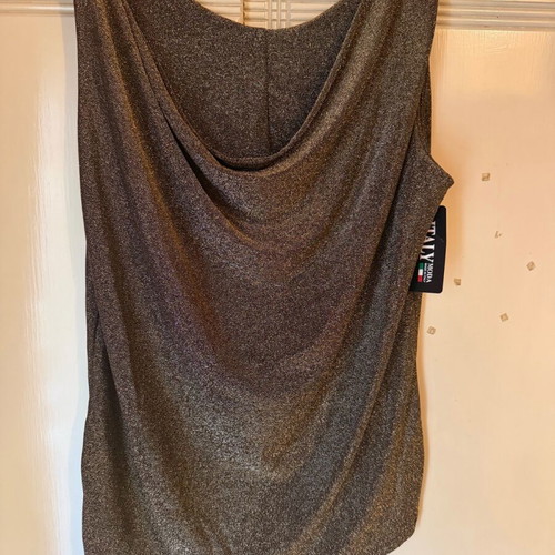 Blouse new with golden thread