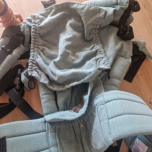 Kinder Hop baby carrier like new