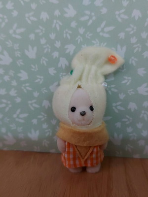 Sylvanian families baby like new