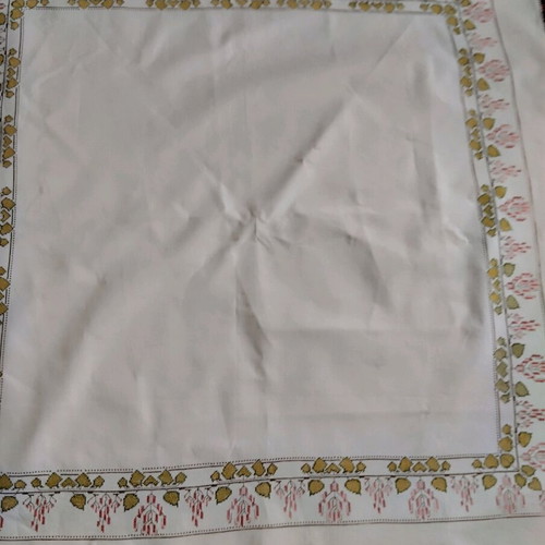 Vintage handmade embroidered tablecloth like new 130x130 cm