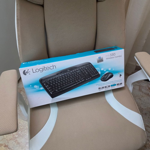 Logitech Wireless Combo MK330 keyboard and mouse new